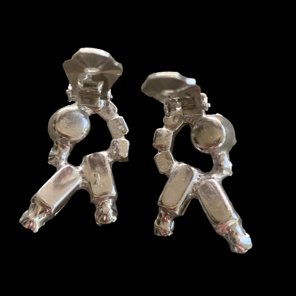 Mid-Century Crystal Clip-on Earring with Cluster Design - Picture 5 of 7